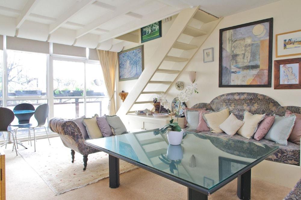 The London Agent West London Studios Экстерьер фото